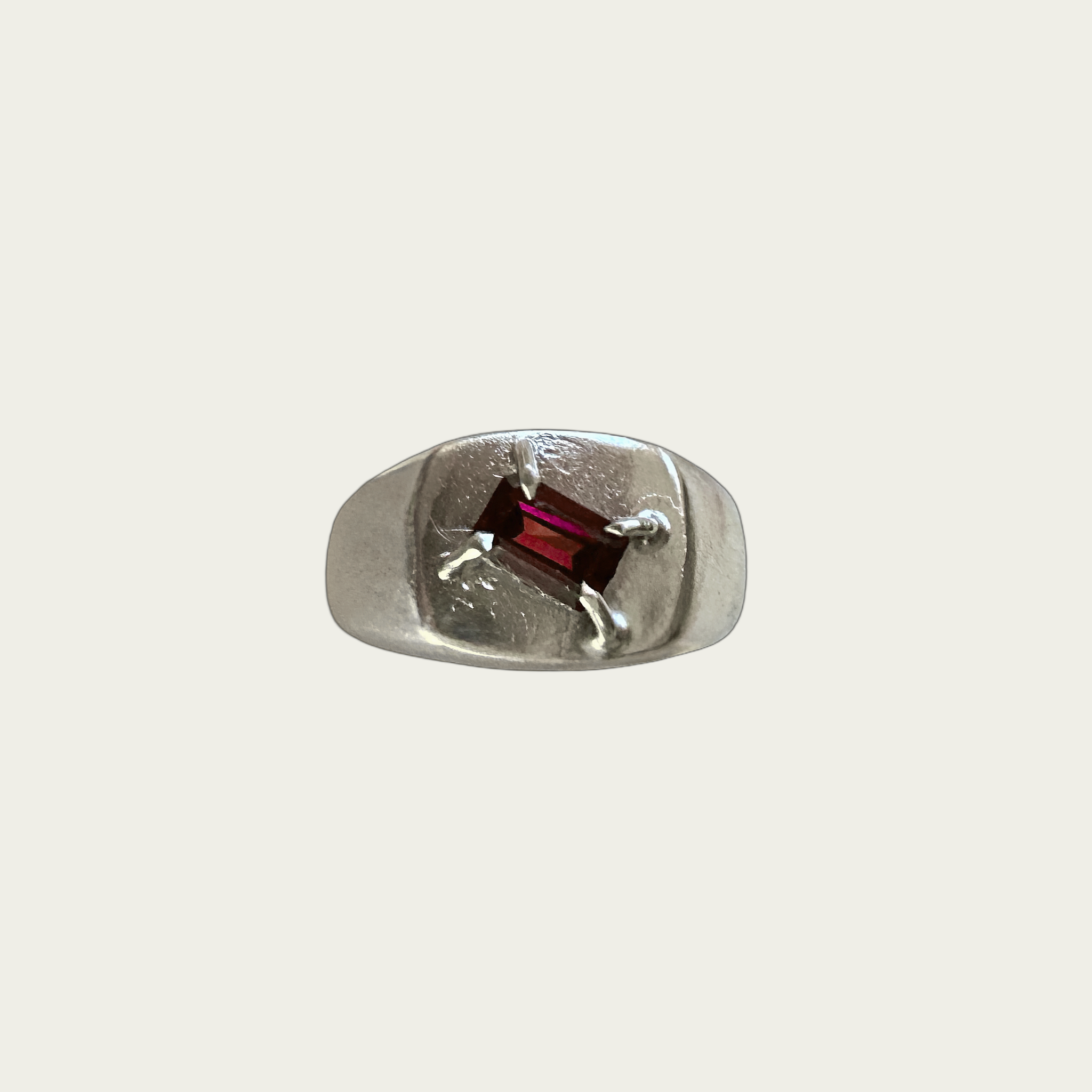 The Garnet Jewel ring