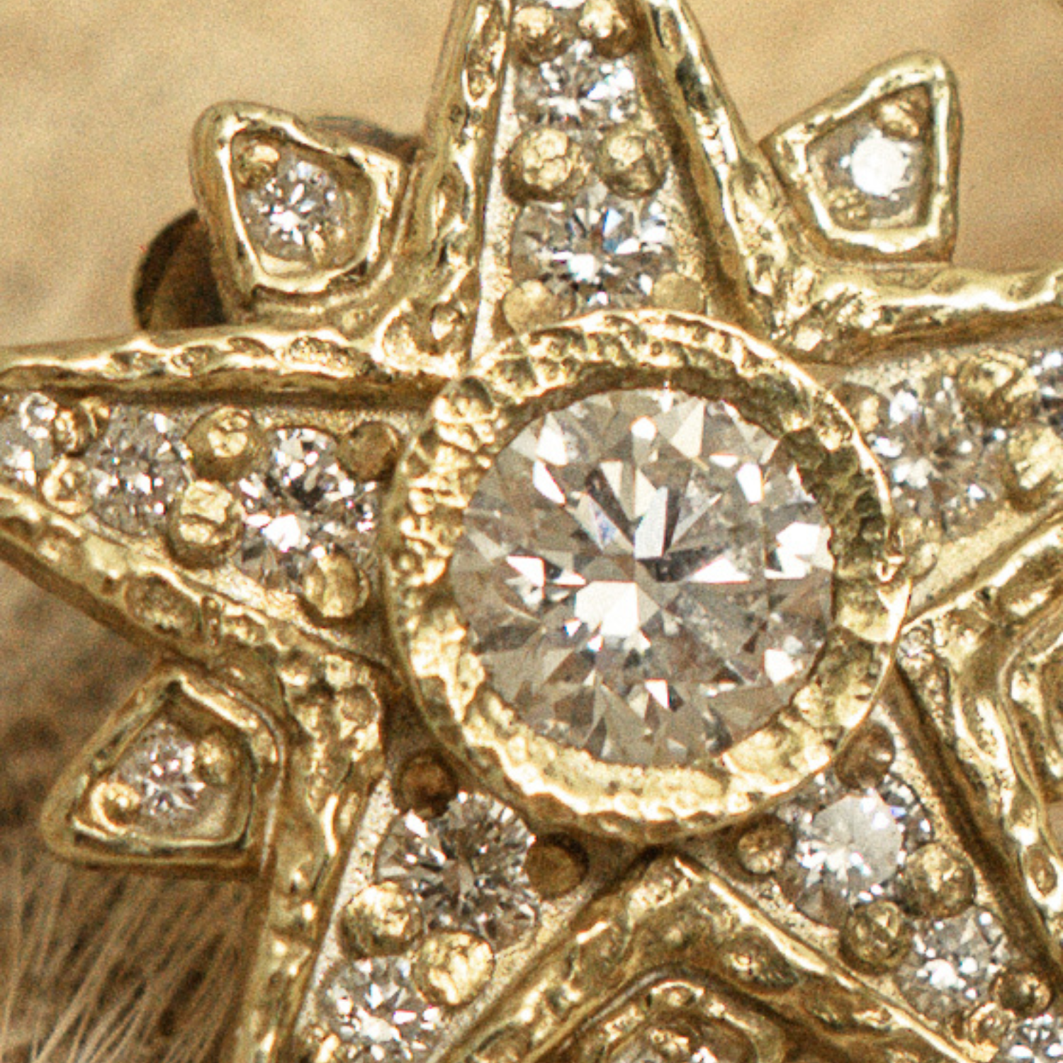 Gold Estrella Earrings