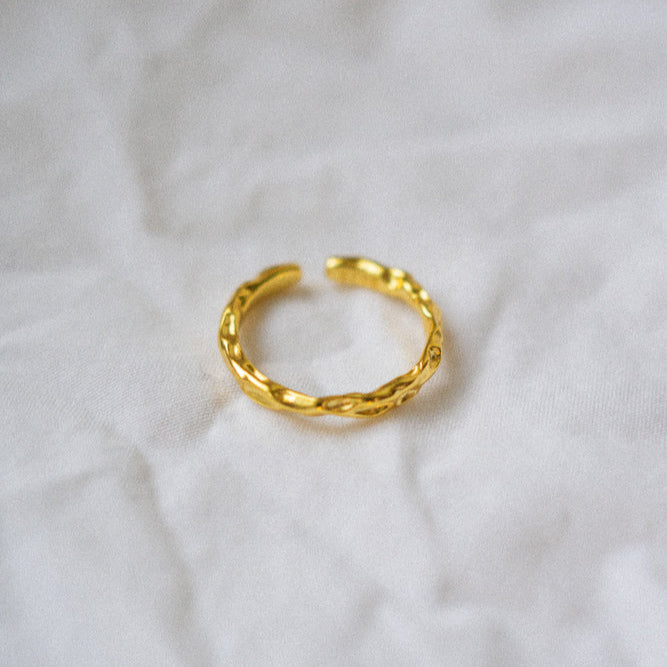 Simple Ring