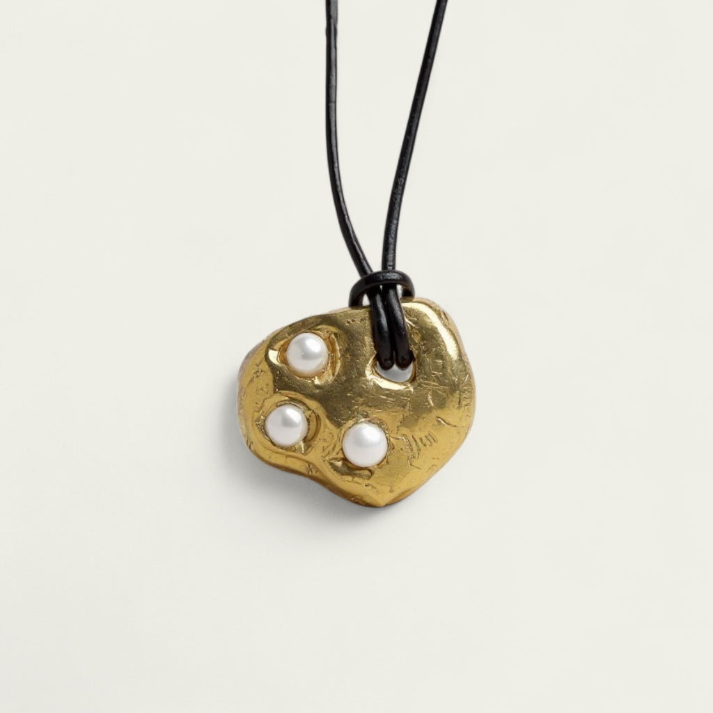Calma necklace