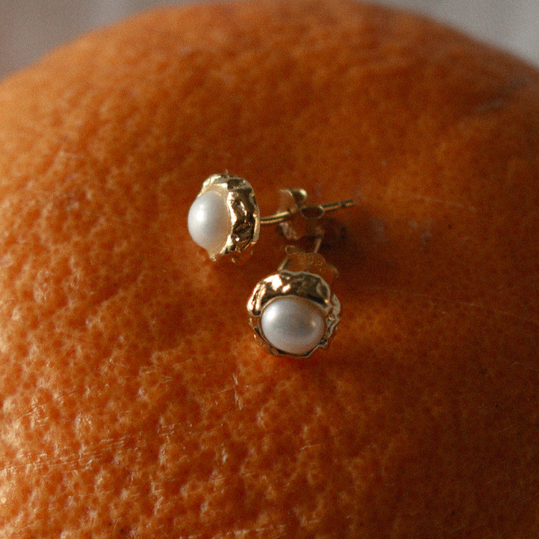 The Nebula Pearls earrings