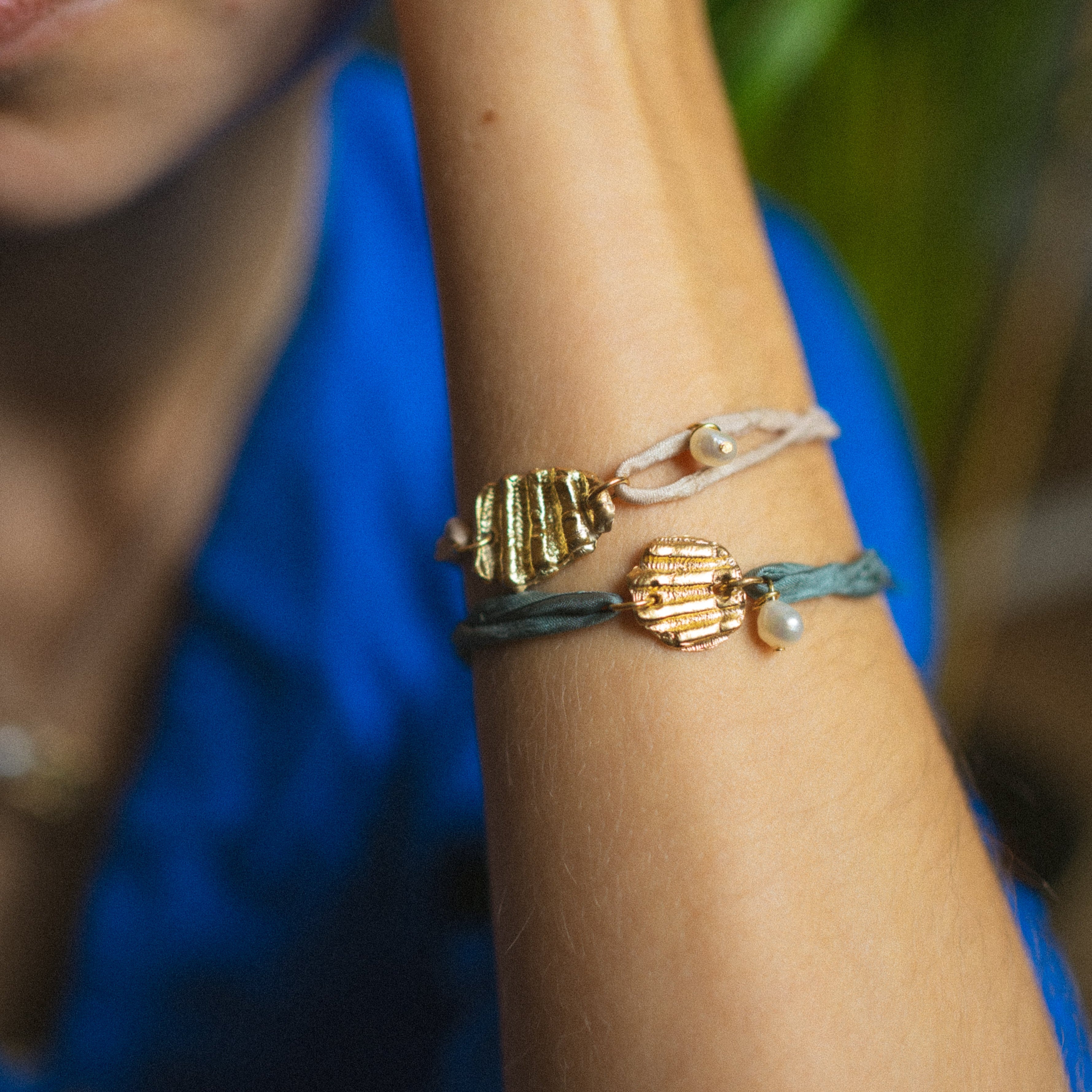 The Pink Stone Shell bracelet