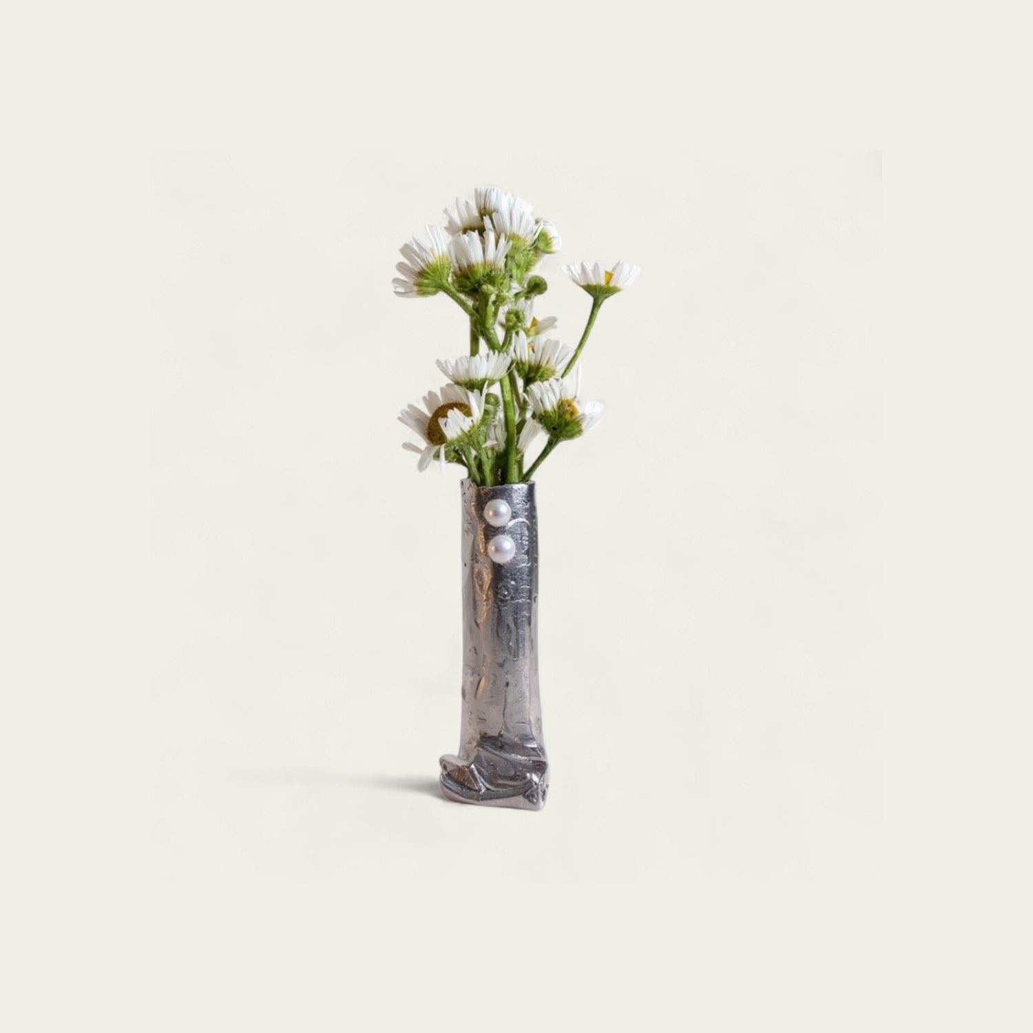 Vessela brooch