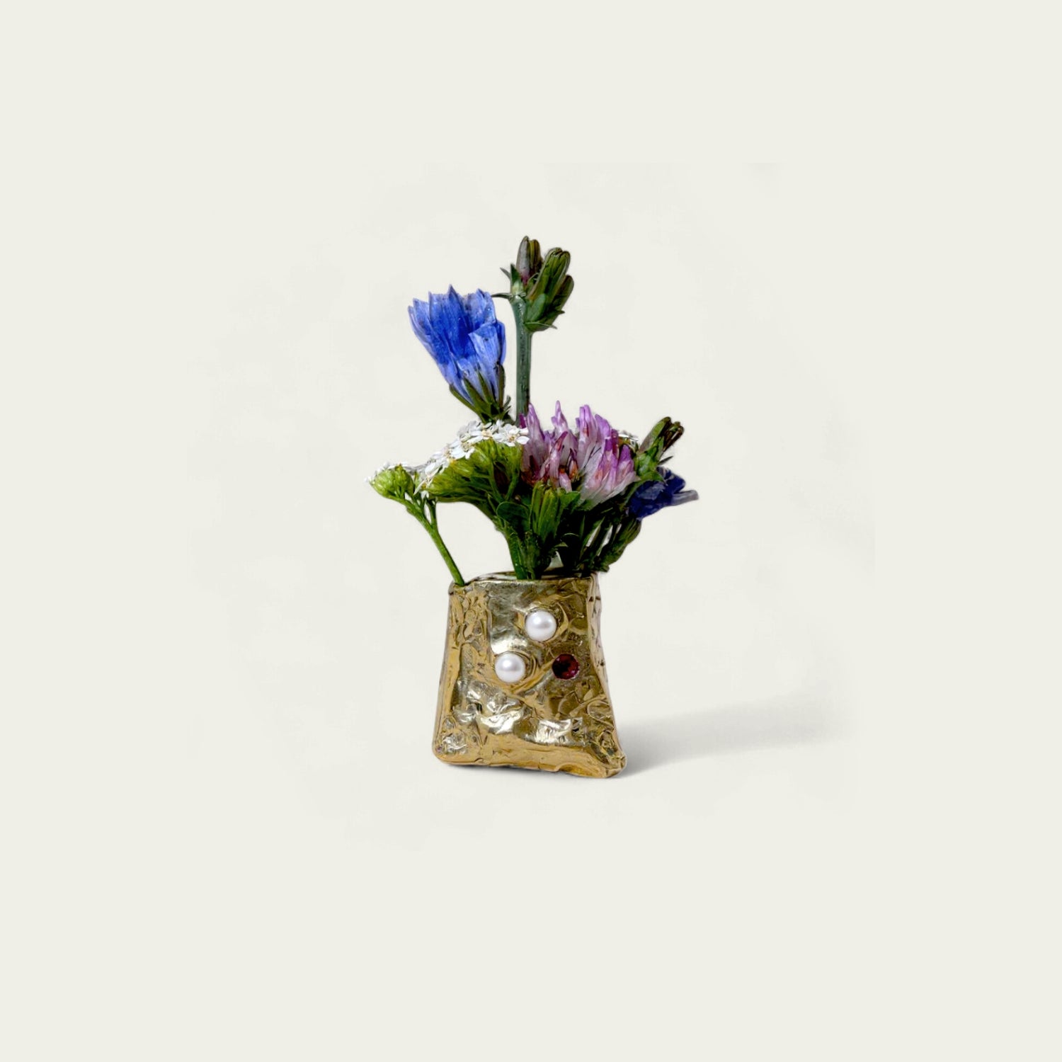 Aube brooch