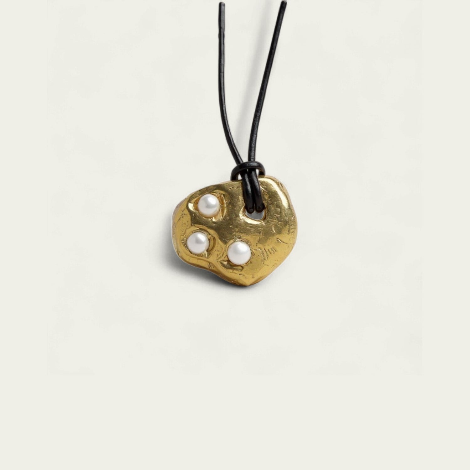 Calma necklace