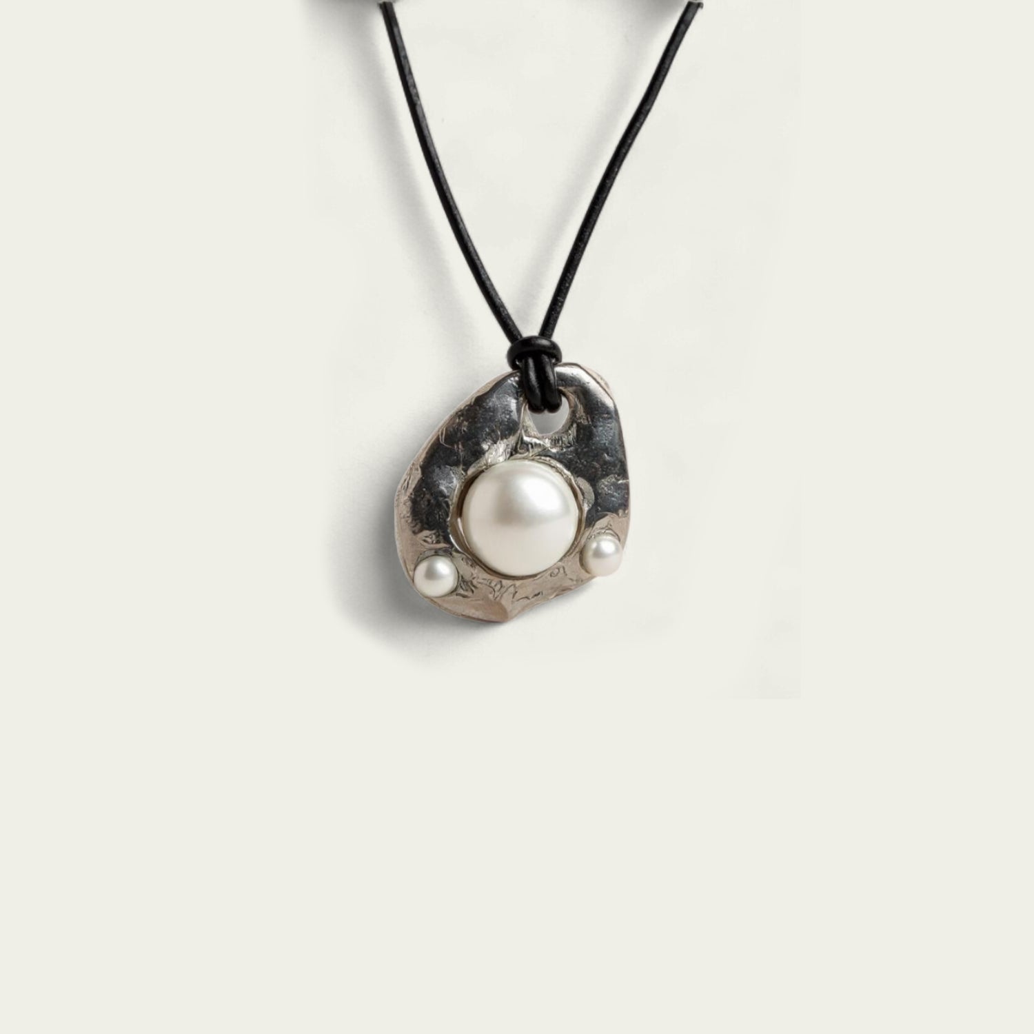 Silica necklace
