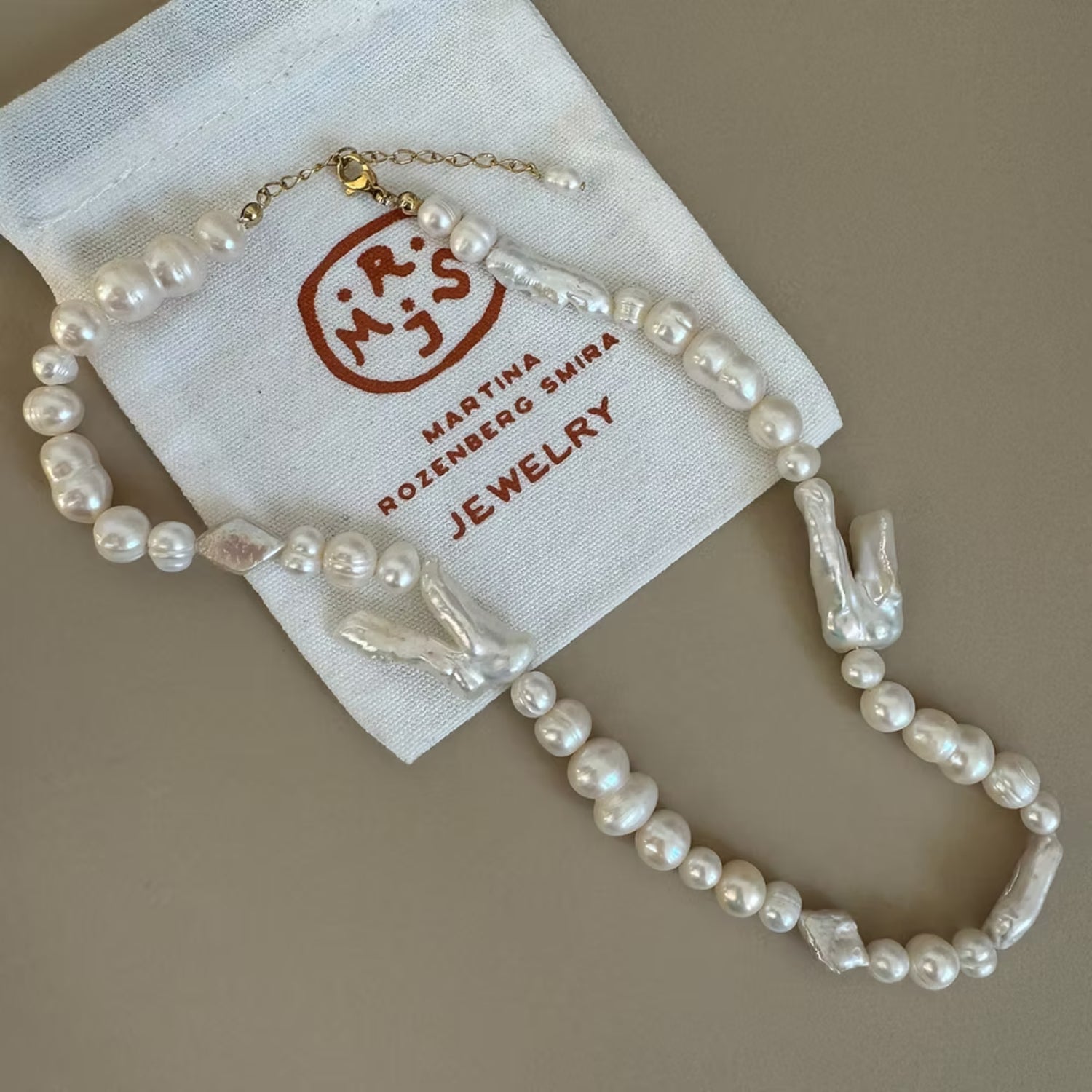 Massive Pearl necklace