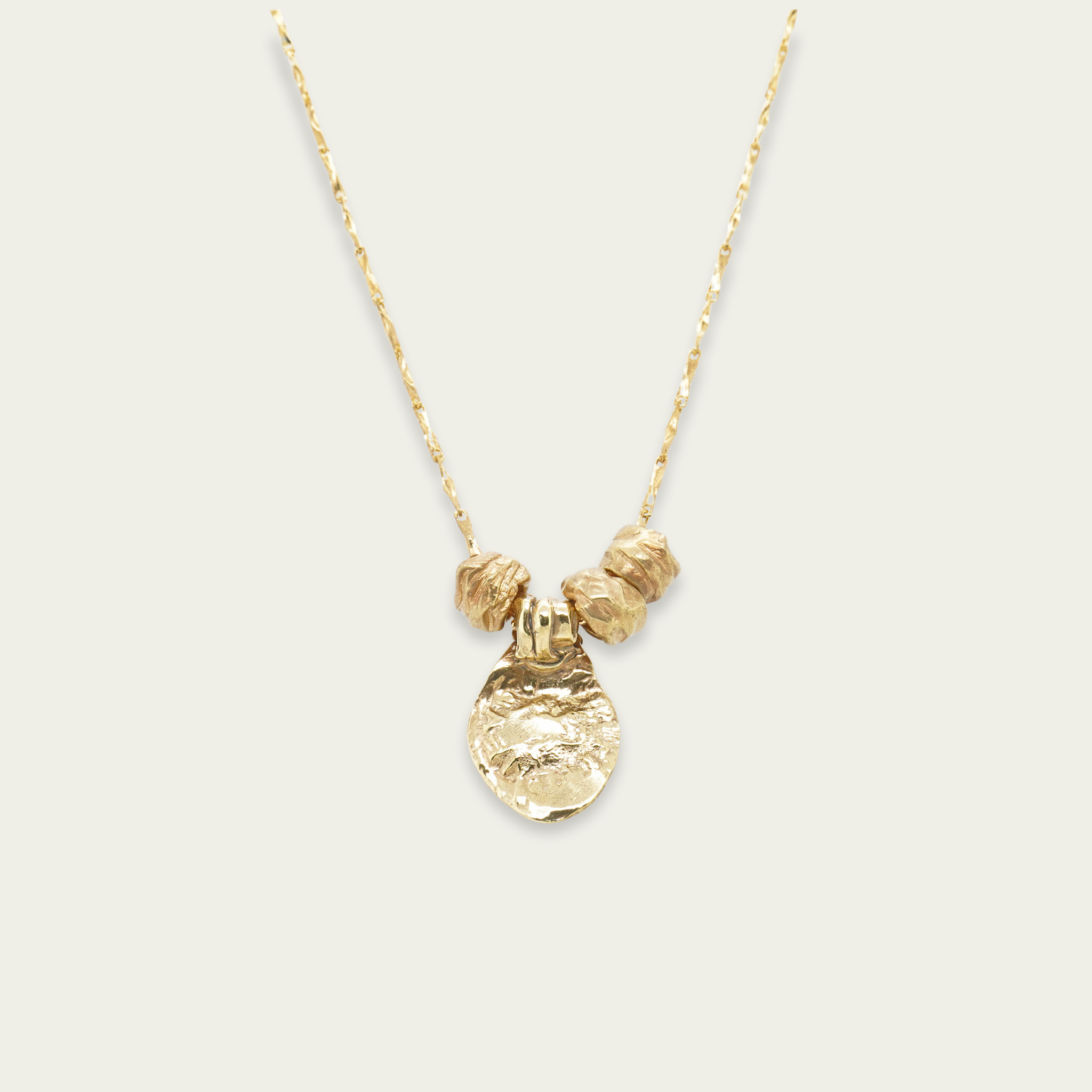 Legacy of the Queens amulet (pro bohatství)