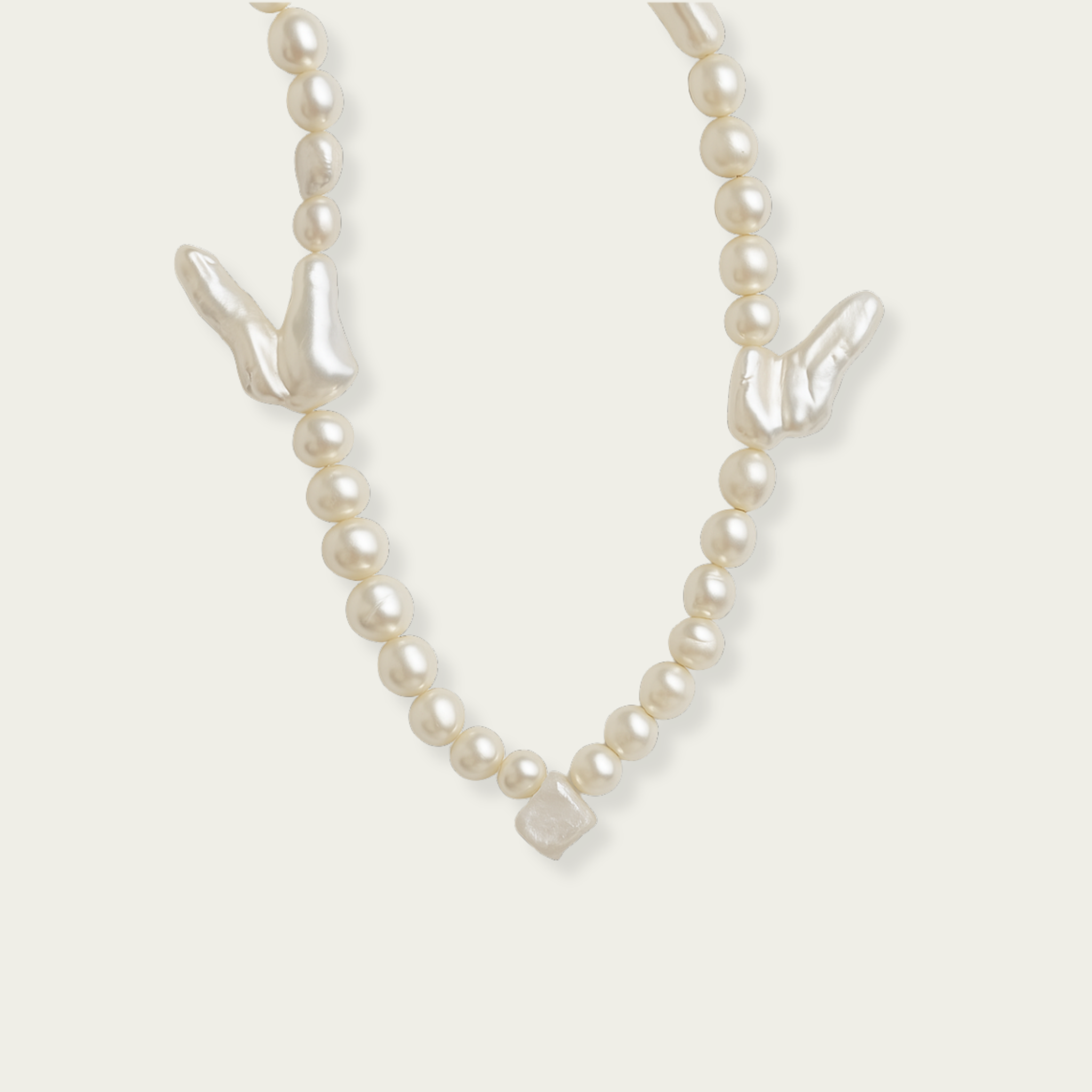 Massive Pearl necklace