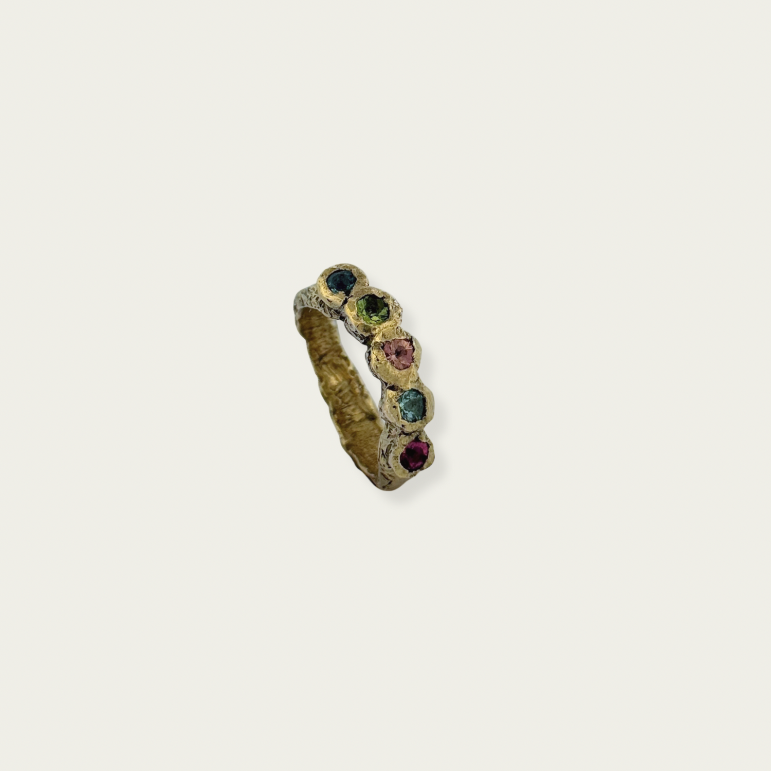 Velia Ring