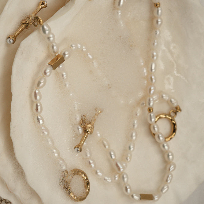 Main Pearl necklace
